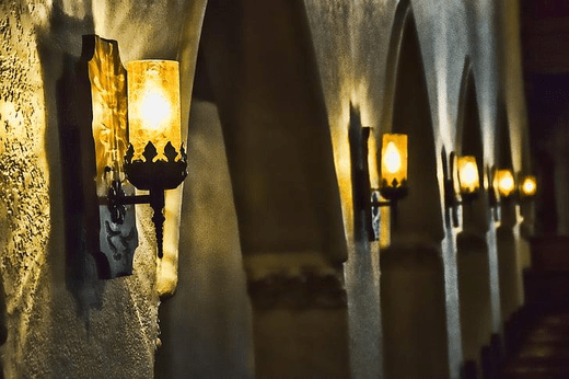 Outdoor Wall Light in Modern, Rustic, Traditional Design Guide - Dazuma