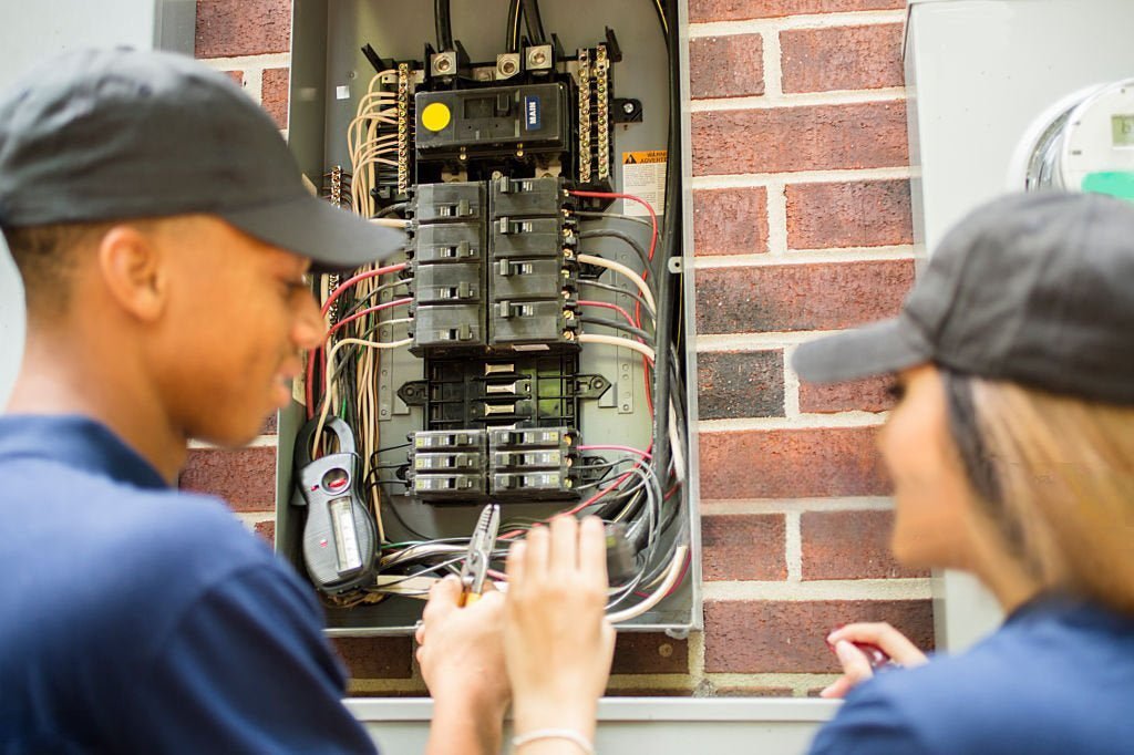 Why Your Outdoor Lights Keep Tripping the Circuit Breaker And How to Stop It? - Dazuma