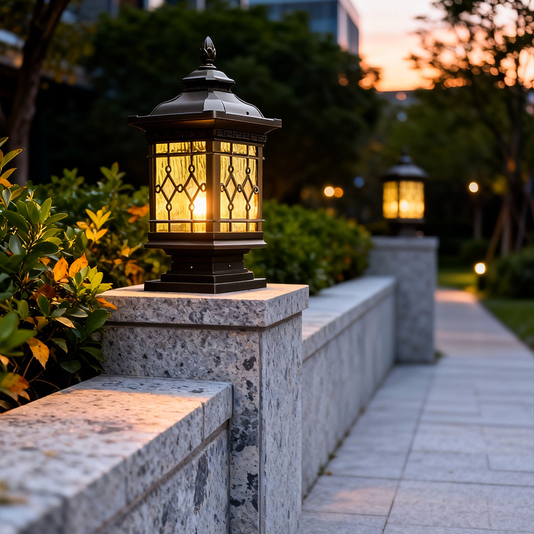 European Retro Outdoor Waterproof Metal Column Light