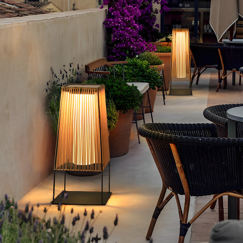 Plastic Handwoven LED Tapered Shaped Rattan Solar Floor Lamp Waterproof Outdoor Light with Solar Panel