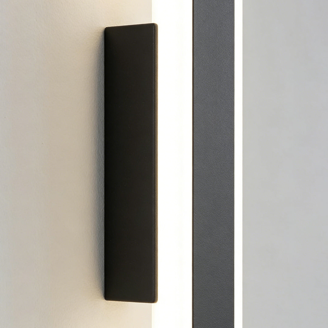 Bar wall light in black and white, displayed against a white background.