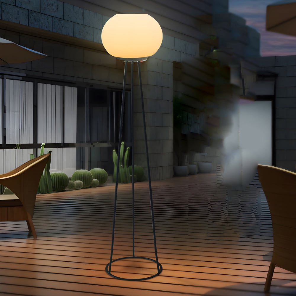 Contemporary outdoor LED floor lights with a simple design, providing bright and efficient lighting for outdoor relaxation spaces.