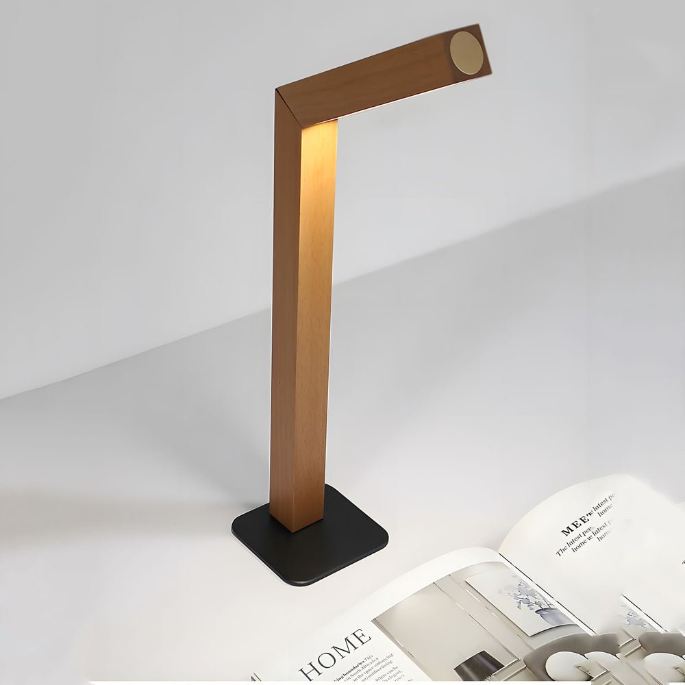 Efficient Nordic LED desk light in natural wood, combining aesthetics and functionality for a stylish work area.