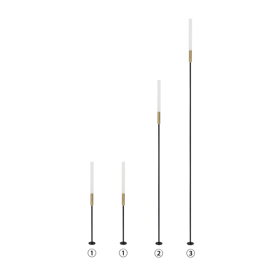 This landscape spike light is perfect for outdoor use, providing waterproof LED illumination and a reed-inspired design to highlight pathways, lawns, and garden beds.