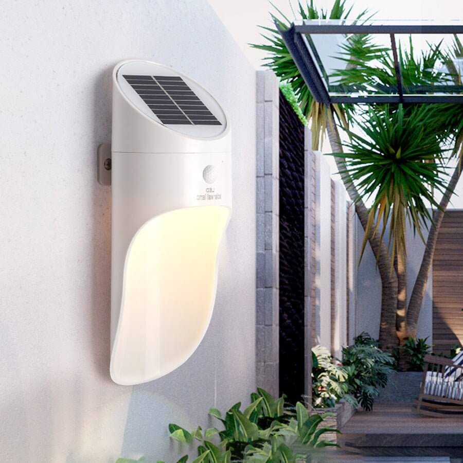European Style Outdoor Solar LED Wall Lamp Eco - friendly Garden Lighting