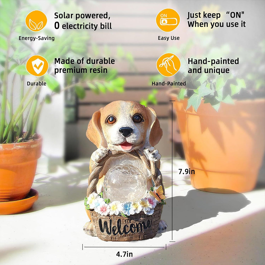 Product feature diagram showing solar-powered puppy light specifications and eco-friendly benefits