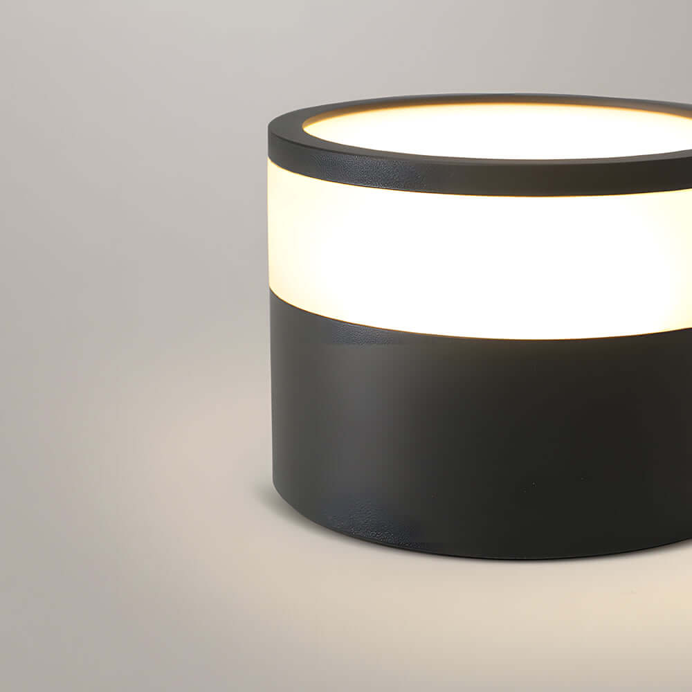 Designed for energy efficiency, this modern round LED downlight provides brilliant illumination with a flush mount form that integrates seamlessly into modern interiors.