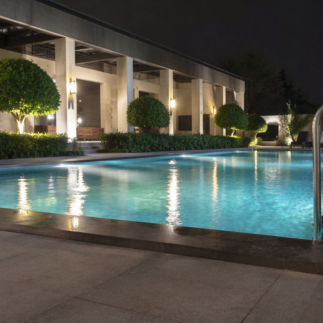 Waterproof LED underwater lights for pools