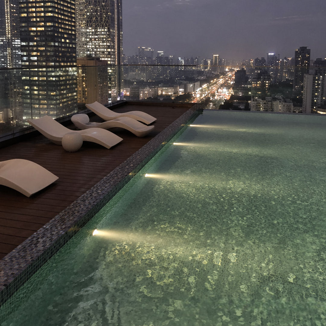 Underwater pool lighting for swimming pools