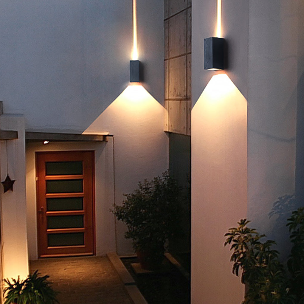 Waterproof Outdoor Up and Down Lights LED Wall Lamp for Villa Balcony Garden