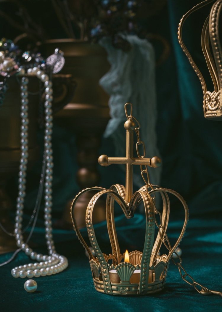 Gold Crown Shaped Iron Candle Holder