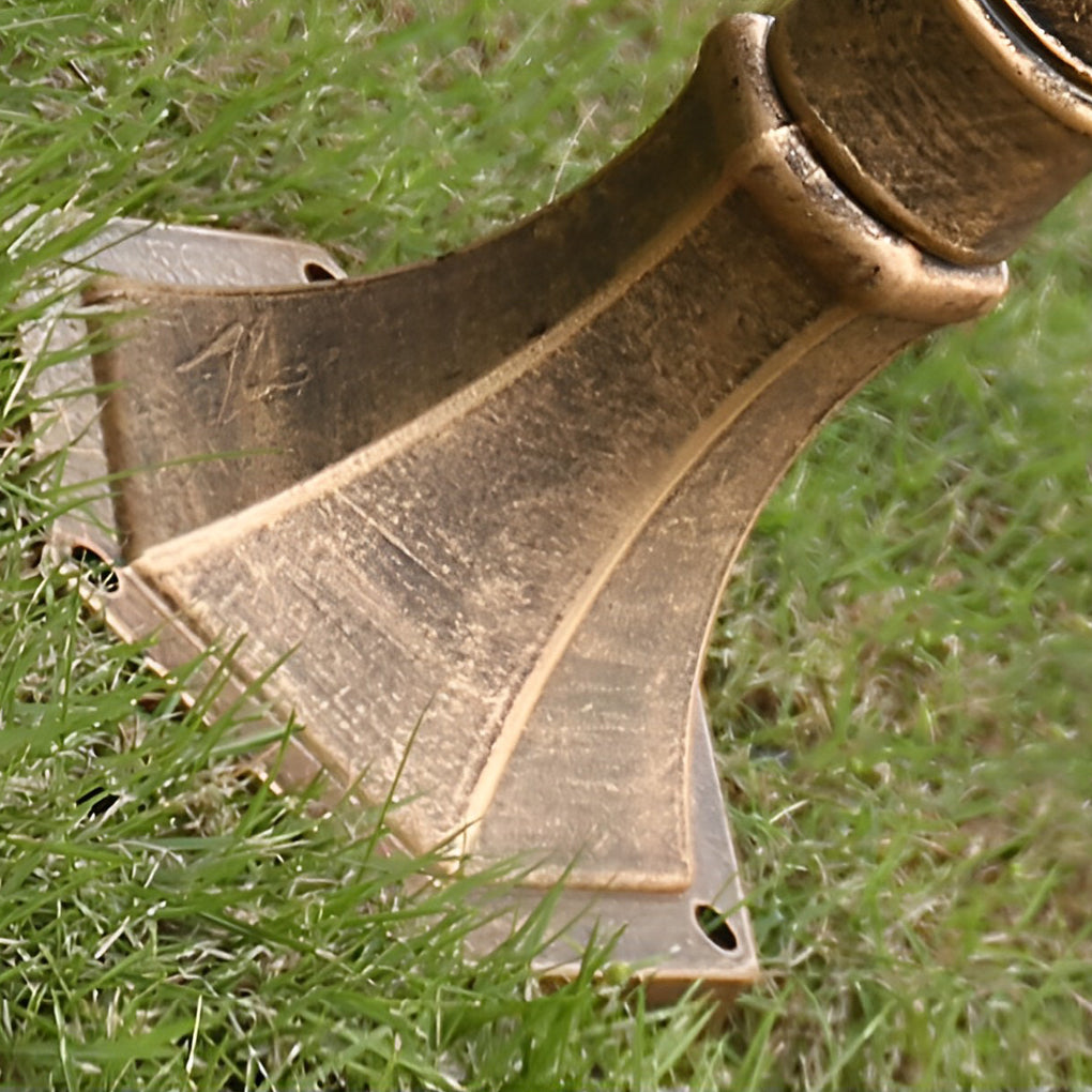 Traditional European-Style LED Outdoor Pathway Lamp Post - Durable & Waterproof