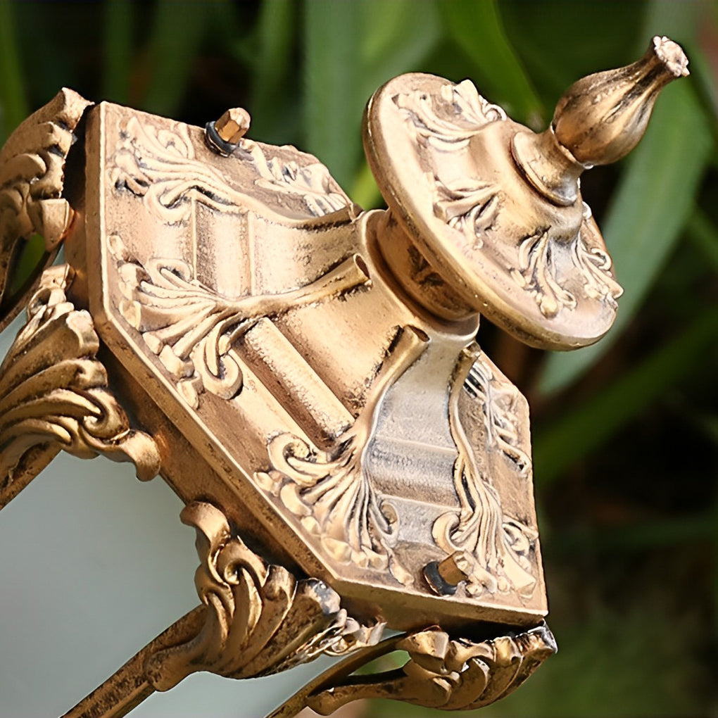 Traditional European-Style LED Outdoor Pathway Lamp Post - Durable & Waterproof