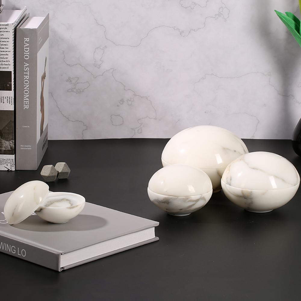 Round Custom Marble Family Ornament White Ornament Set with White Lids