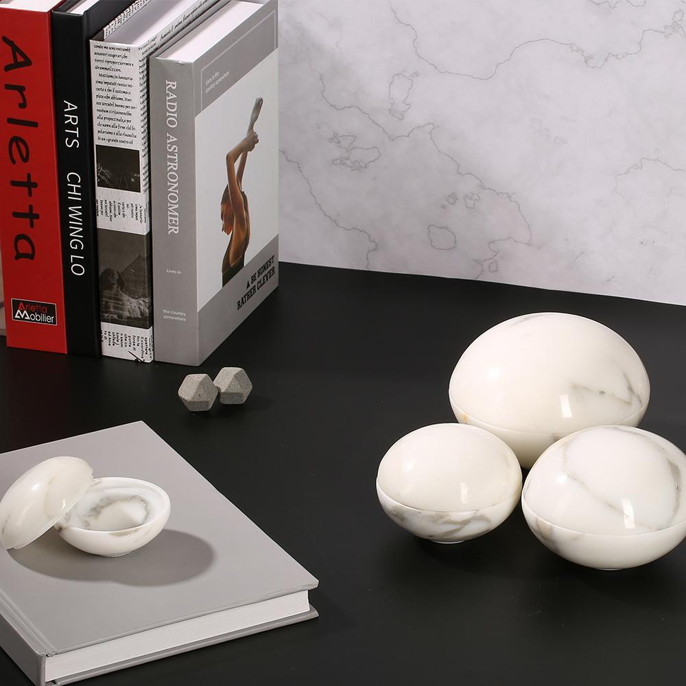 Round Custom Marble Family Ornament White Ornament Set with White Lids
