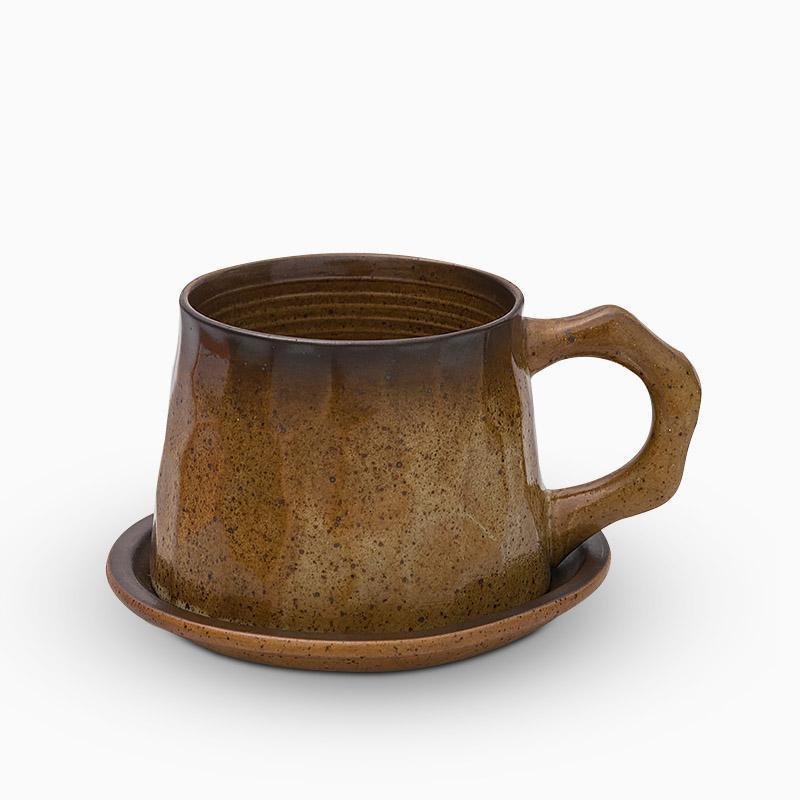 Non - Uniform Shape Stoneware Teacups Peppered With Spoon