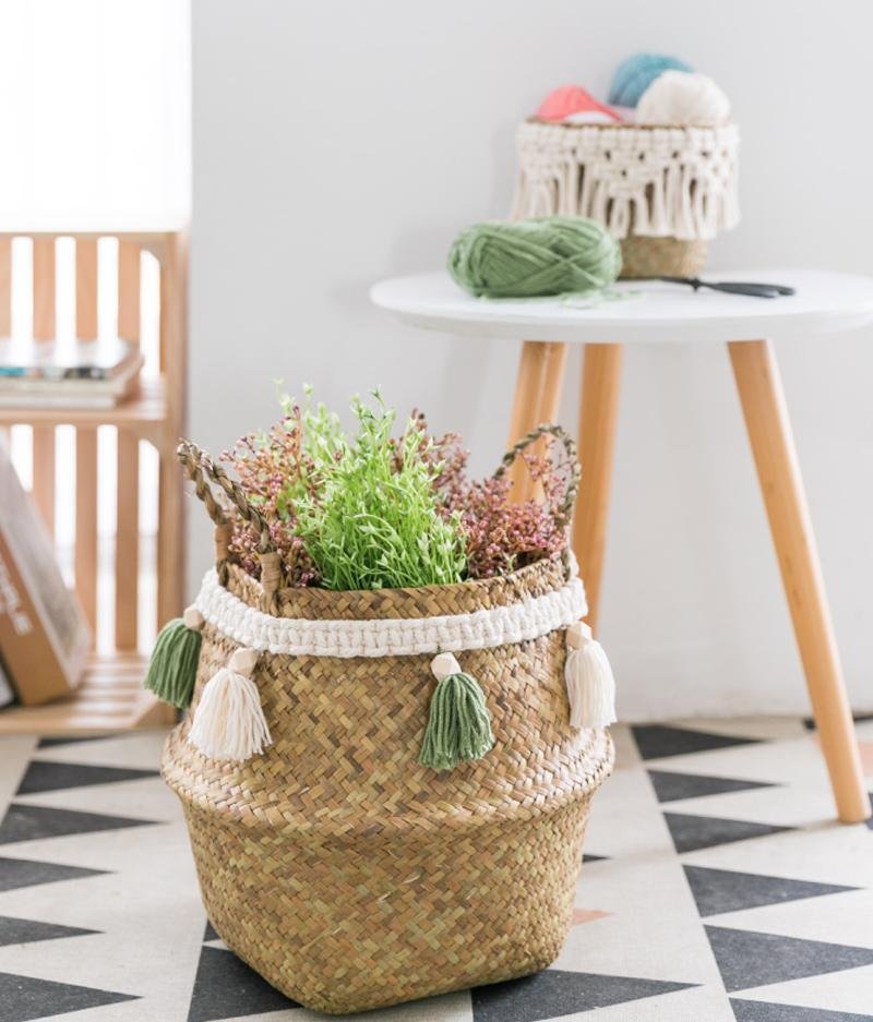 Green White Pots Decor Piece