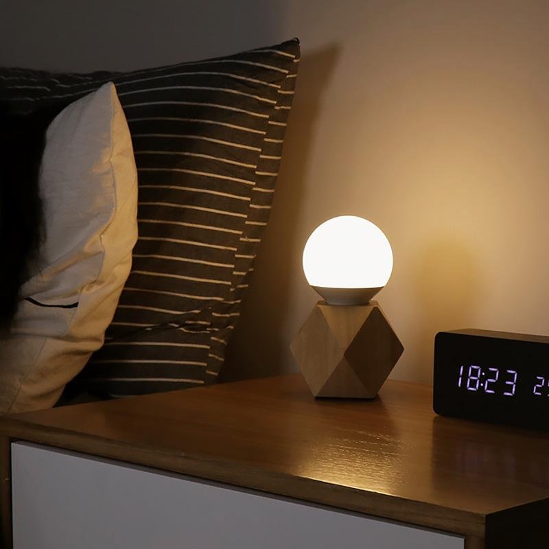 Nordic Geometric Wooden Base Touch Control Bulb Table Lamp 1-Light E27 Desk Night Light