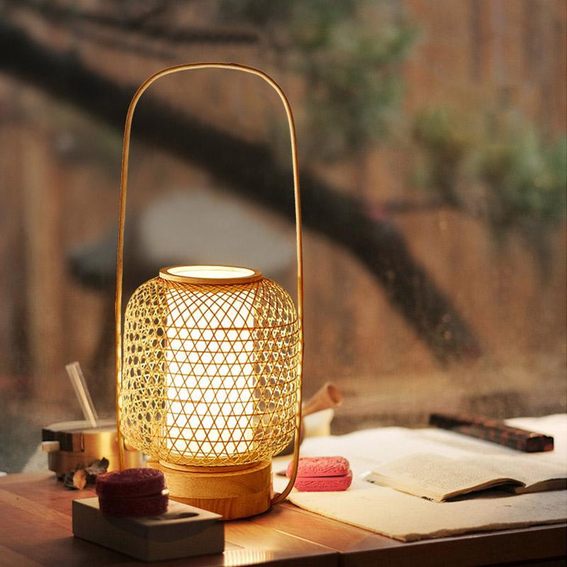 Farmhouse Bamboo Table Lamp with USB Port - dazuma