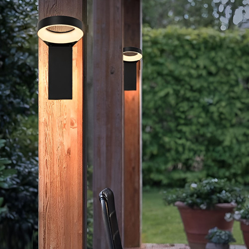 Bollard landscape lights with close-up of the light source and diffusion.