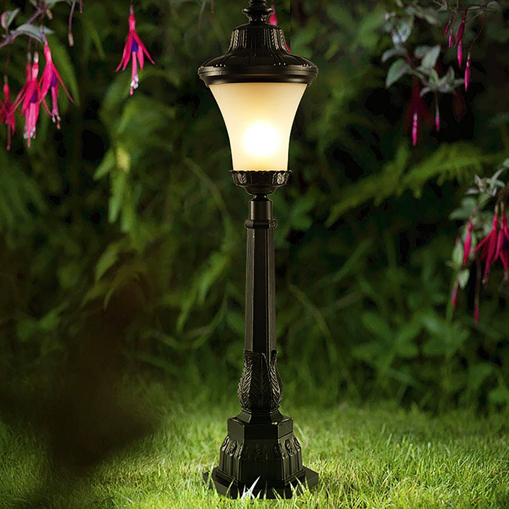 Vintage High Pole Garden Light Elegant Retro Outdoor Post Lighting